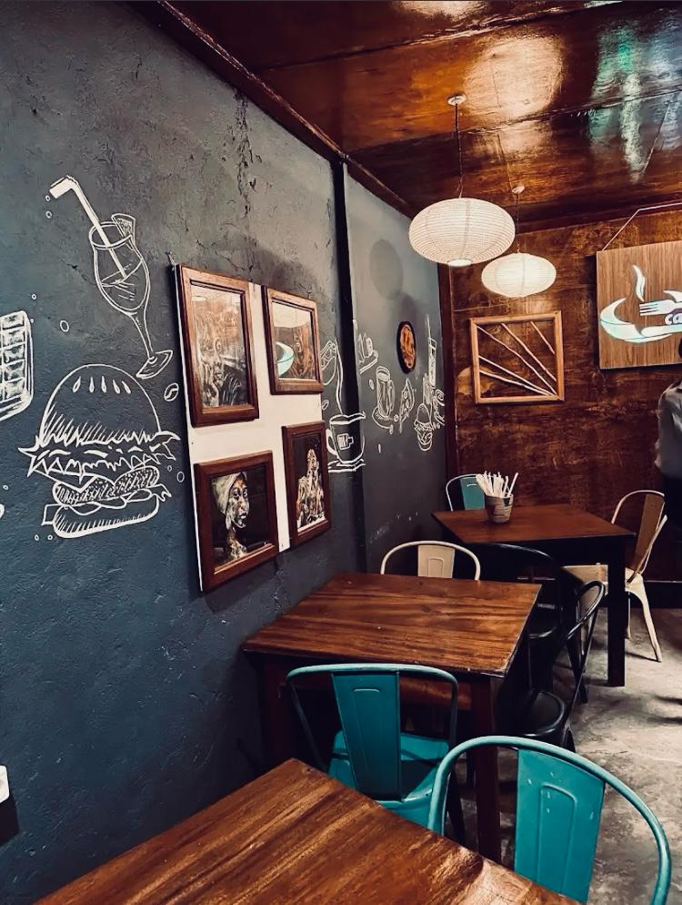 Un lieu propre & climatisé & wifi dispo et musique douce 